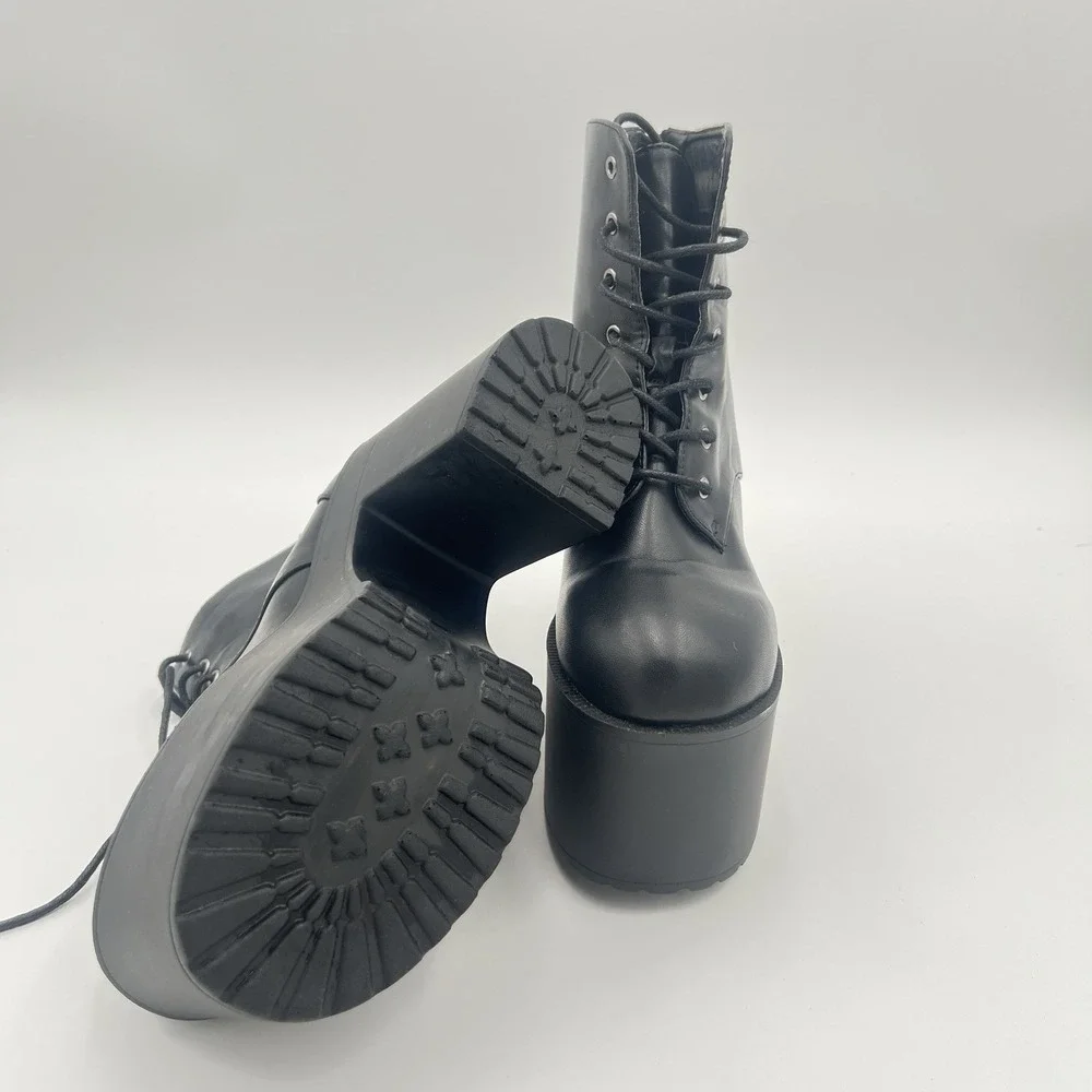 Hot Topic Black Platform Combat Boots Chunky Block Heel Lace Up Women's 8